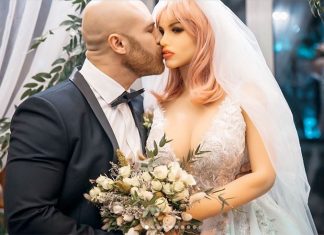 Bodybuilder Yuri Tolochko heiratet Sexpuppe