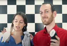 Frau und Mann erklären Taschenmuschi bauen